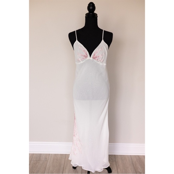 Cherie Vintage Embrodiered White Nightgown Slip Dress - Picture 2 of 9